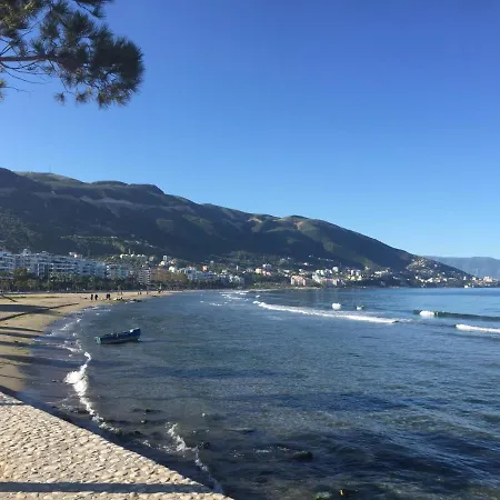 Seaside With Two Bedrooms Διαμέρισμα *