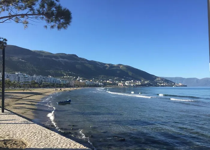 Seaside With Two Bedrooms Apartment *